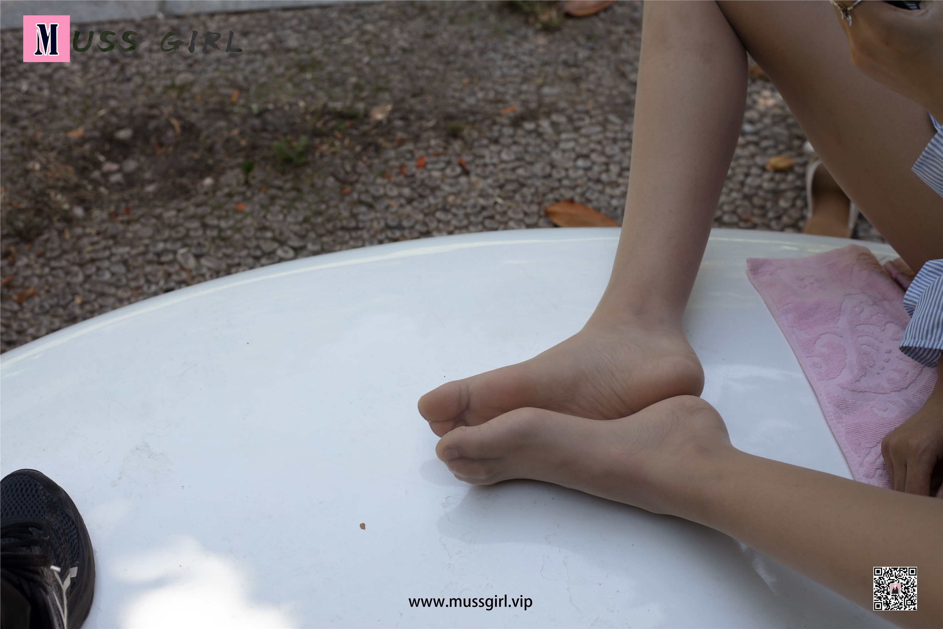 MussGirl慕丝女郎  NO.211 牛仔热裤肉丝美女